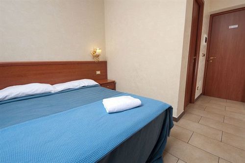 Cesar Palace Pensión Roma